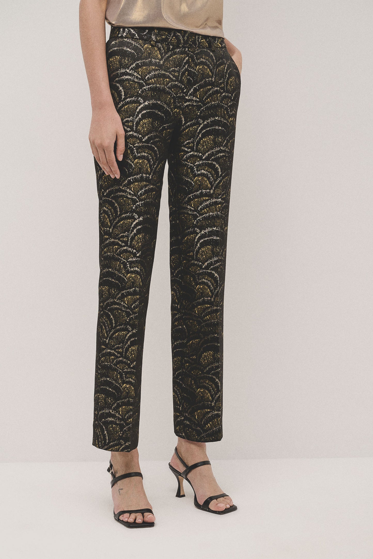 Straight jacquard golden waves pants