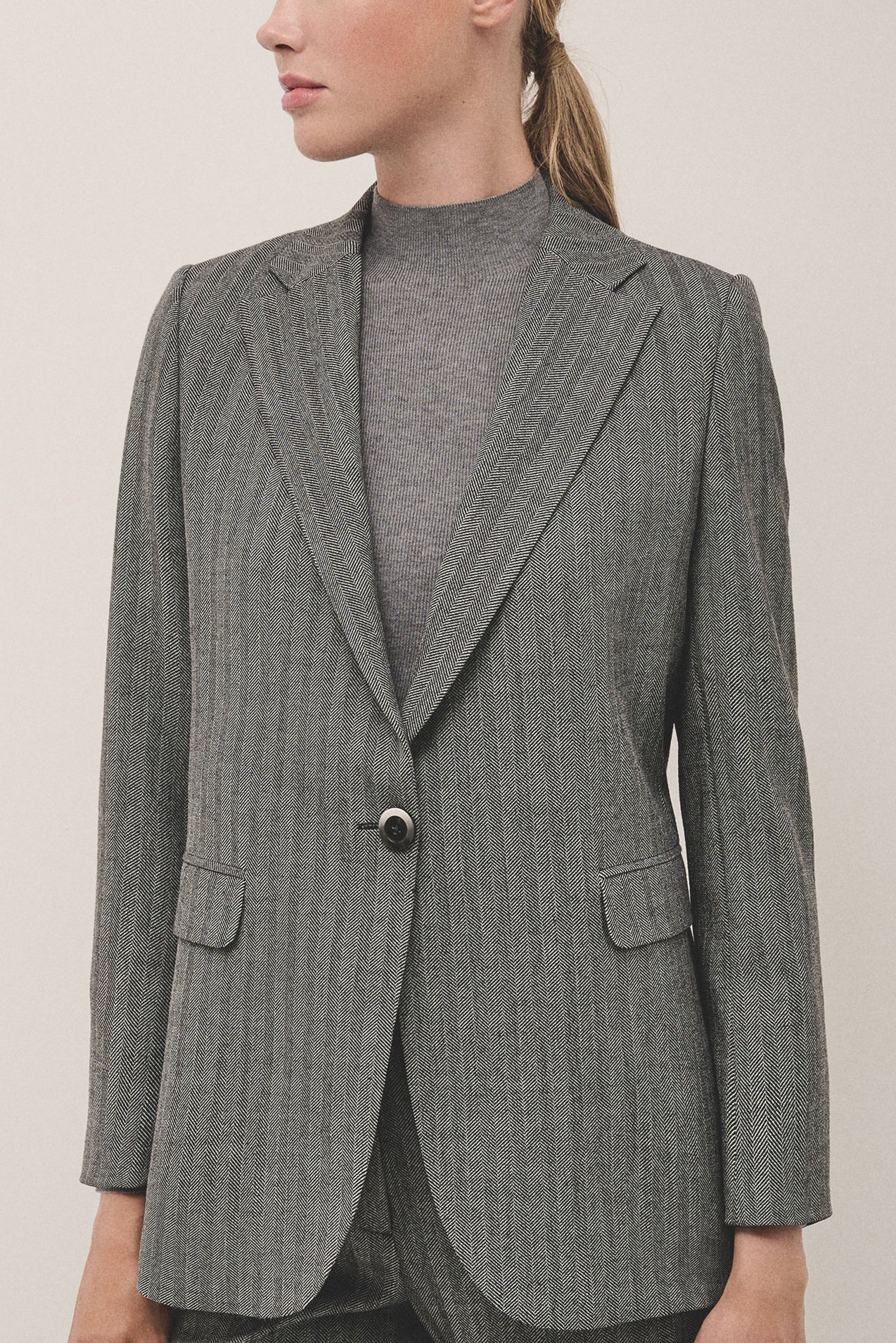 Marengo grey herringbone blazer with one button