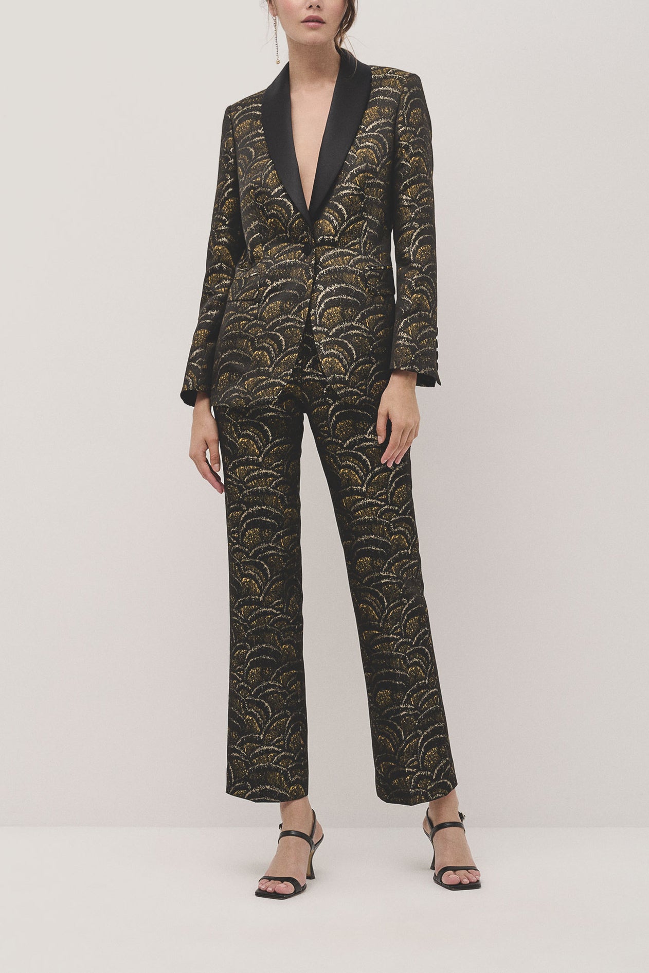 Golden wave jacquard tuxedo jacket with one button