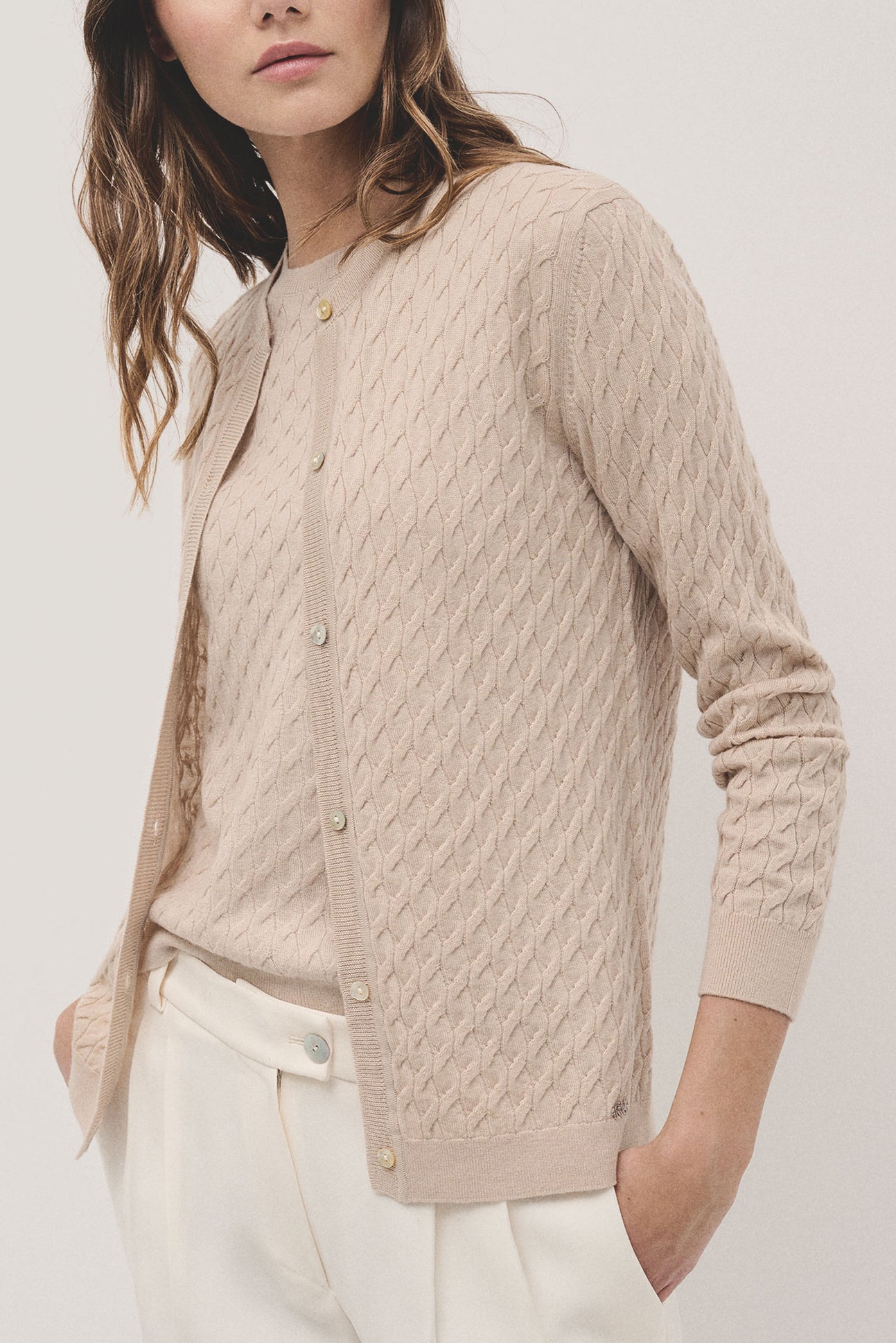 Round neck beige wool knitted cardigan