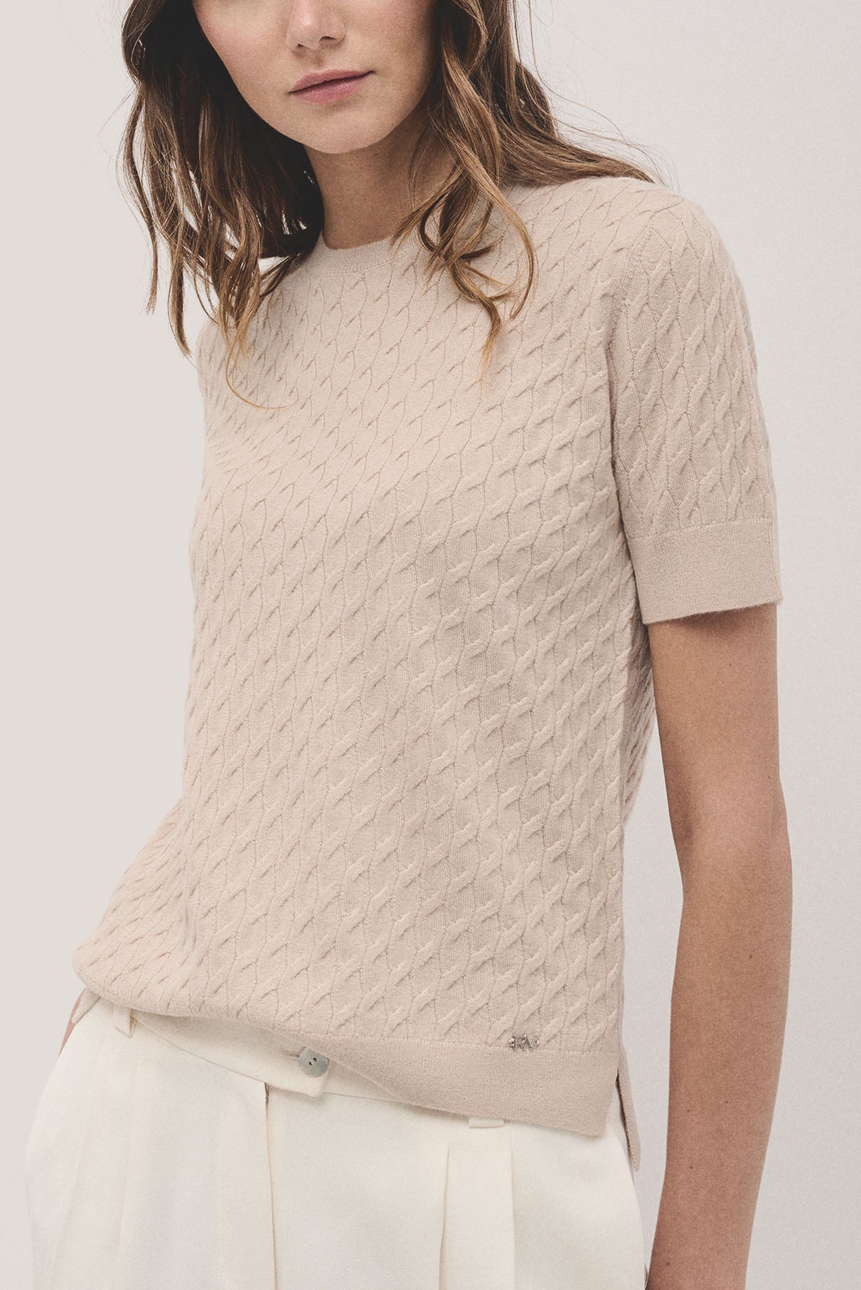 Beige short sleeve cable-stitched knit woollen T-shirt