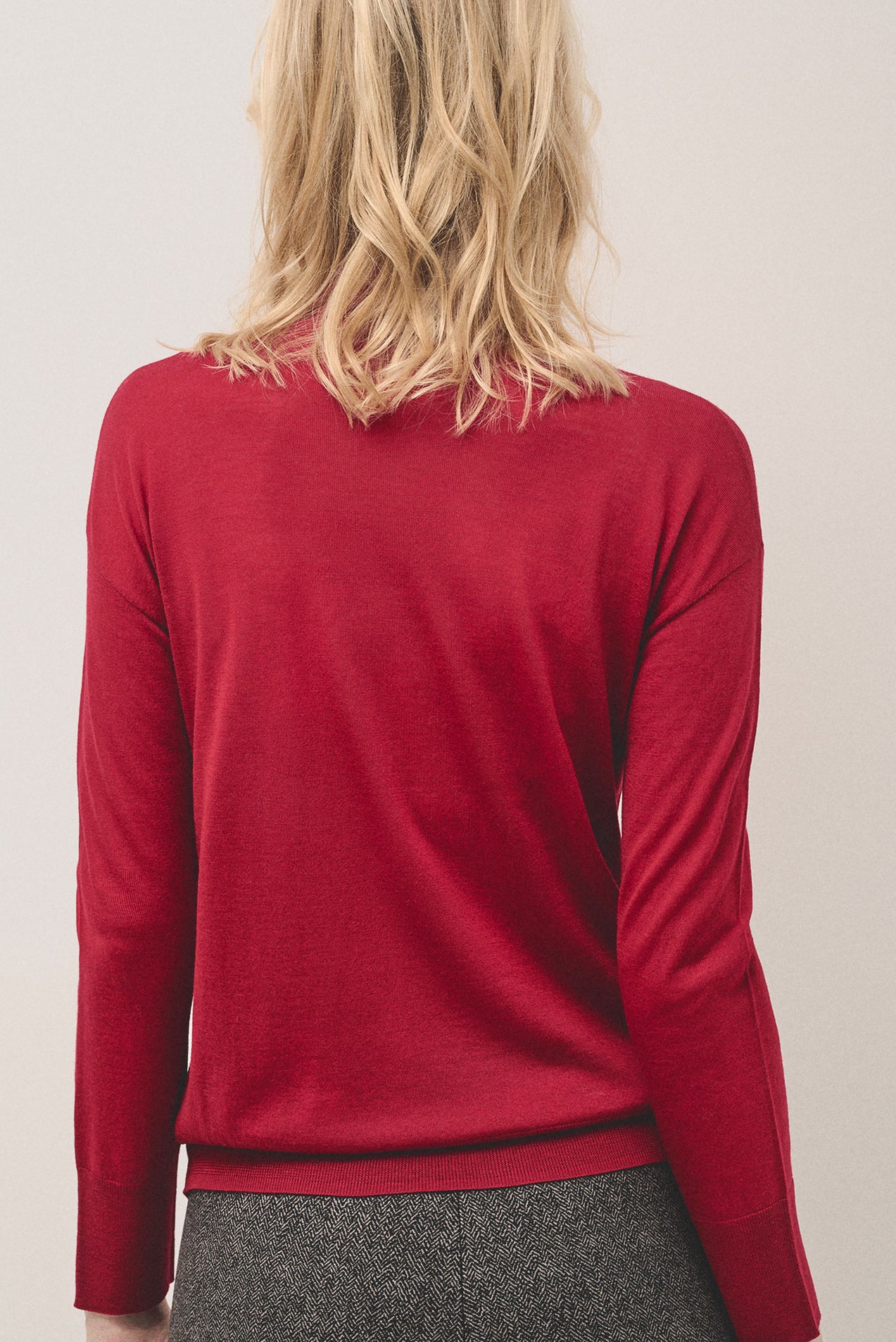 Red fine wool knitted jumper with turtleneck