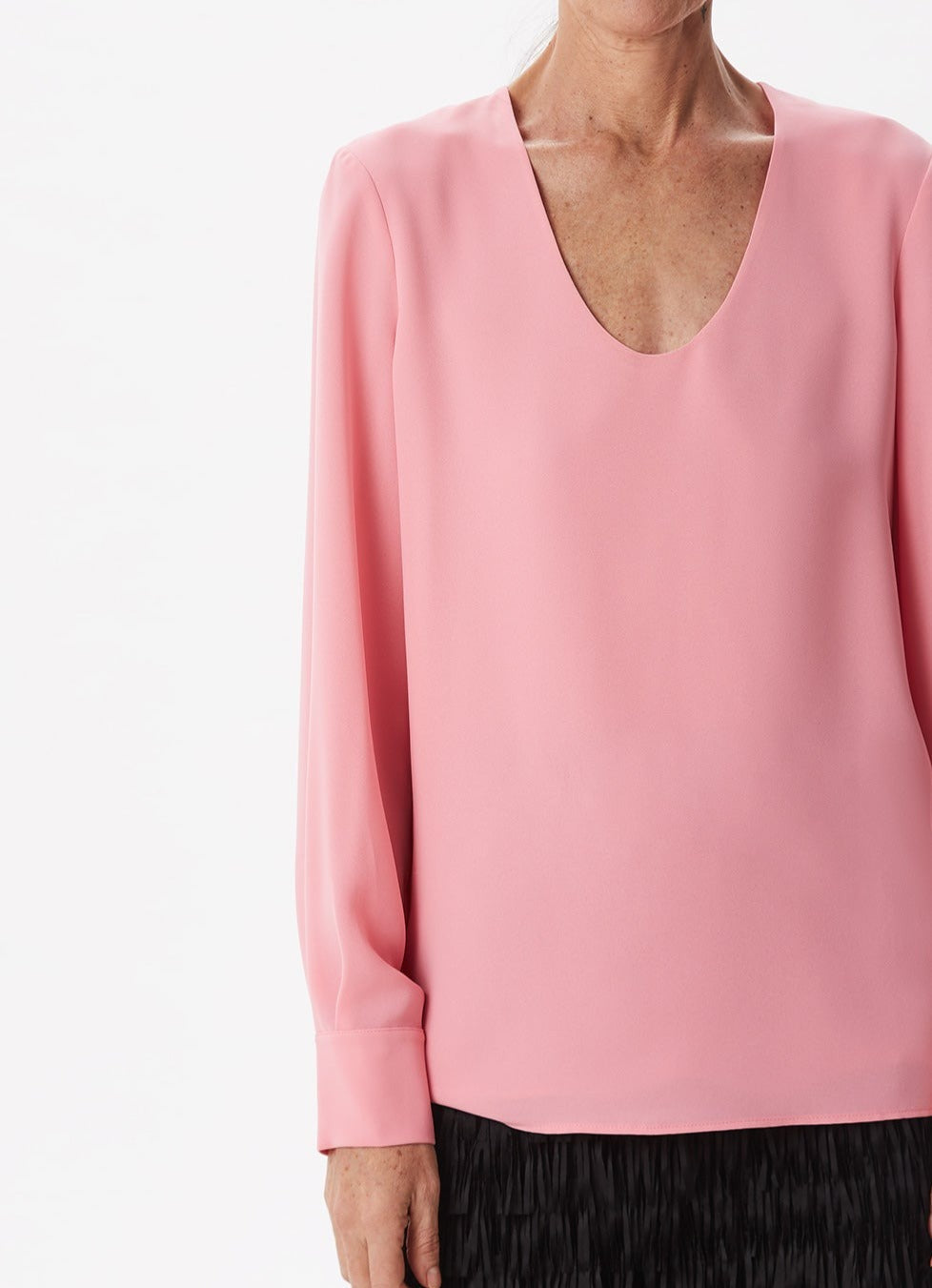 Pink Round Collar Blouse With Buttoned Cuffs