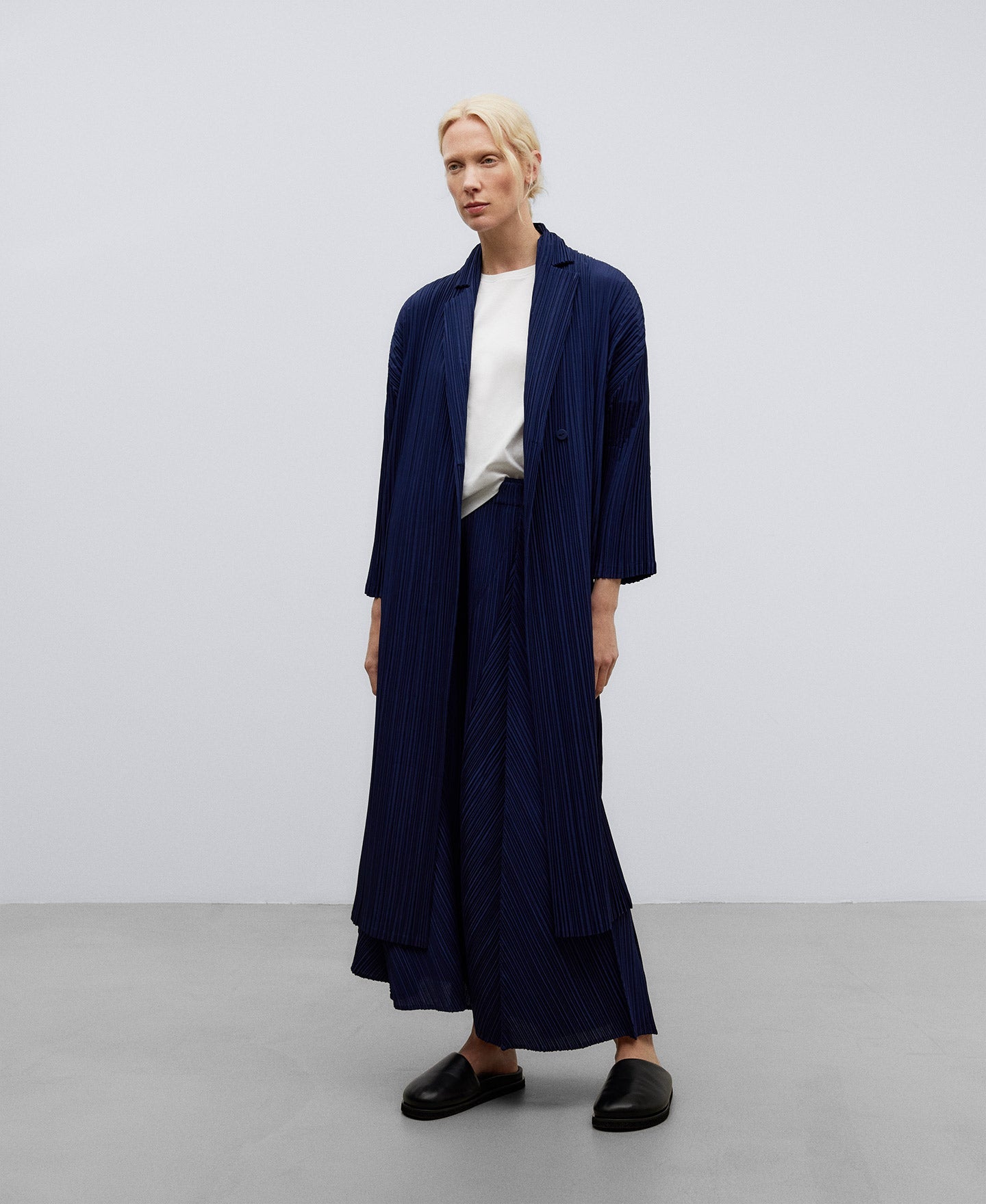 Navy Blue Navy Blue Crinkle Long Jacket