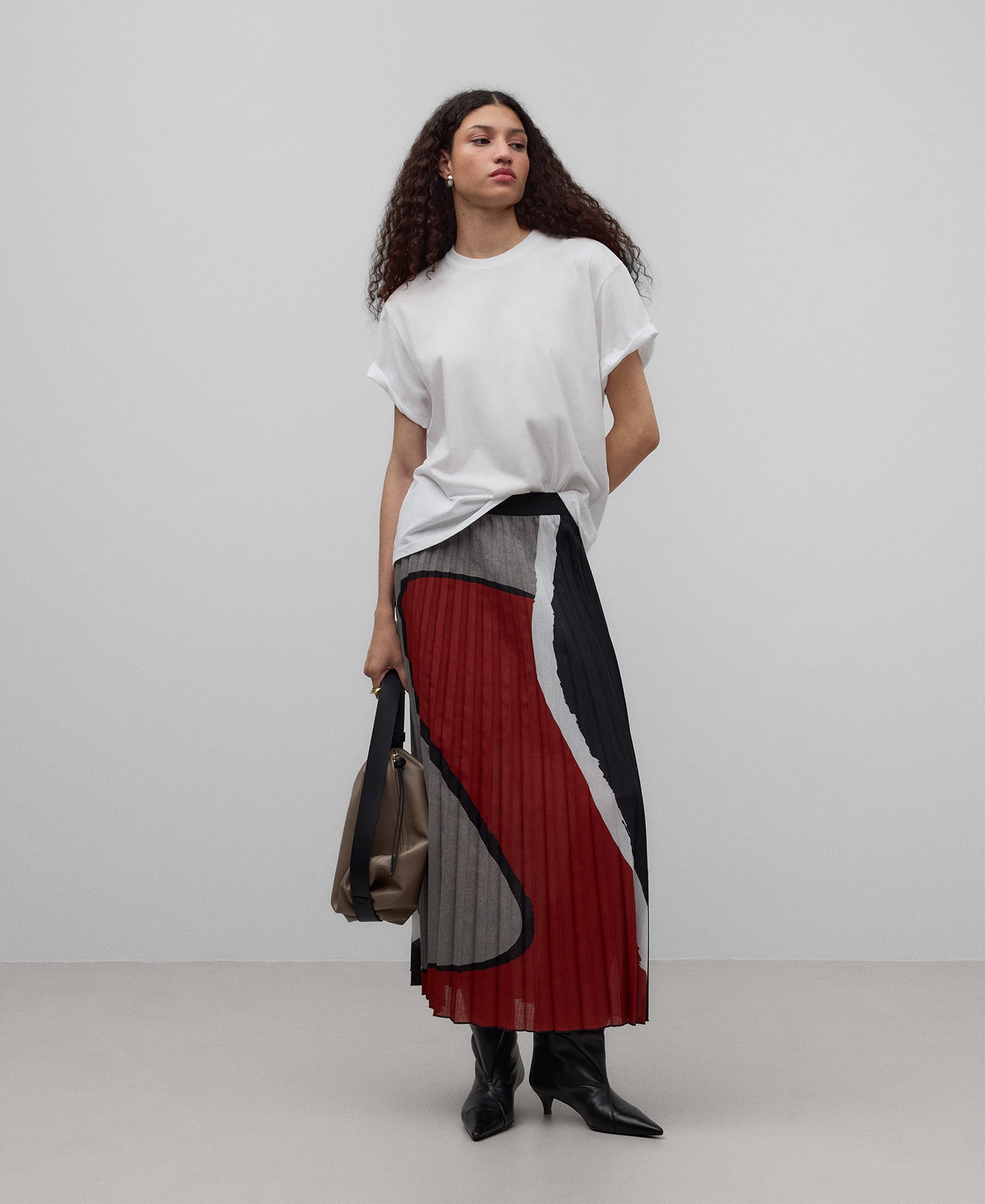 Printed pleated skirt woman in white/grey/red pri