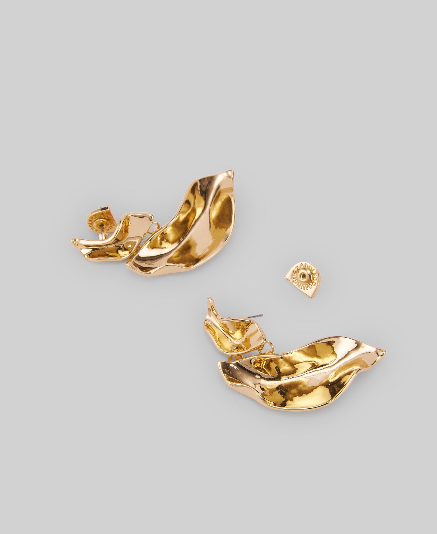 Gold earrings with two leaves woman in gold