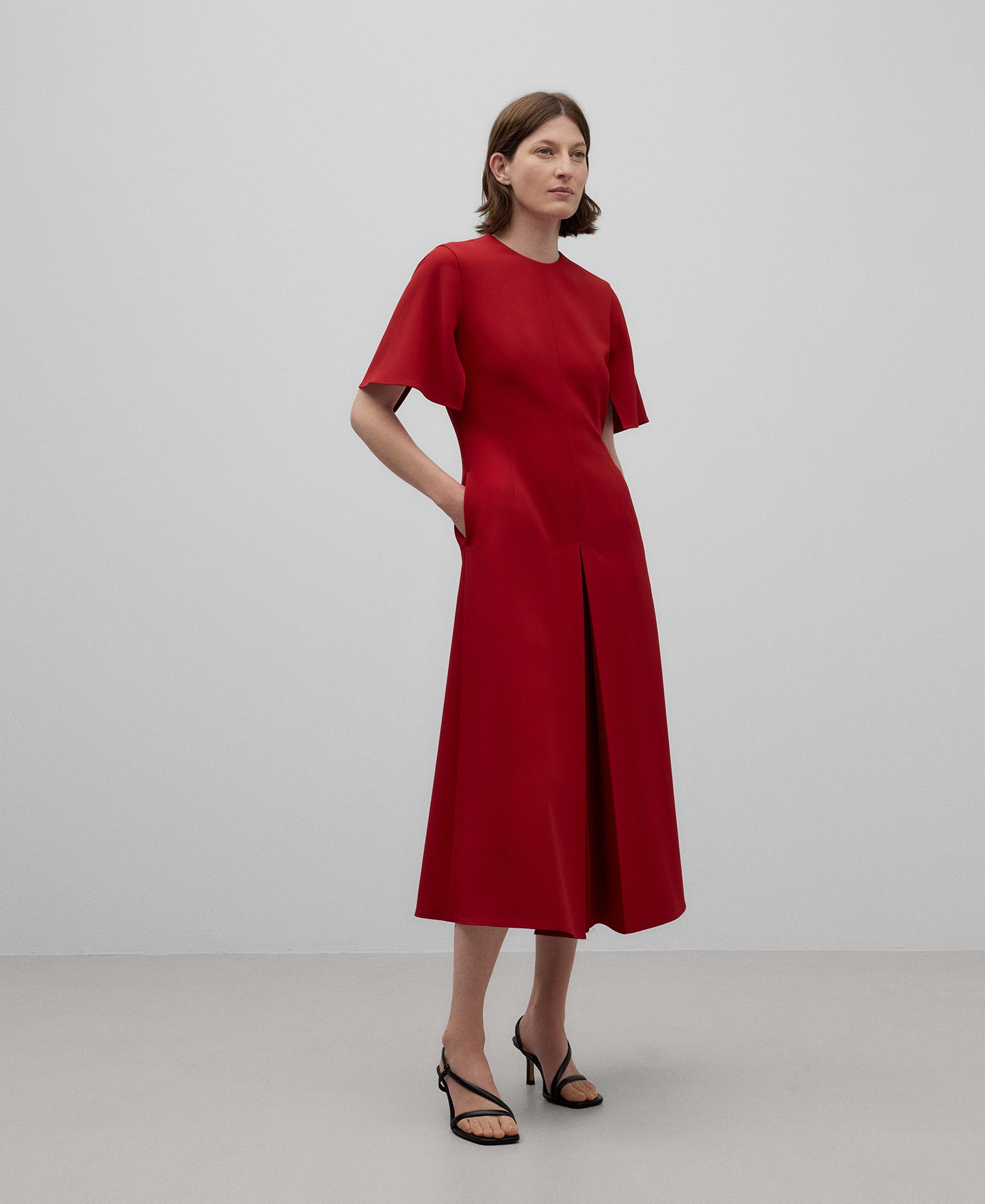 Midi flared dress woman in red