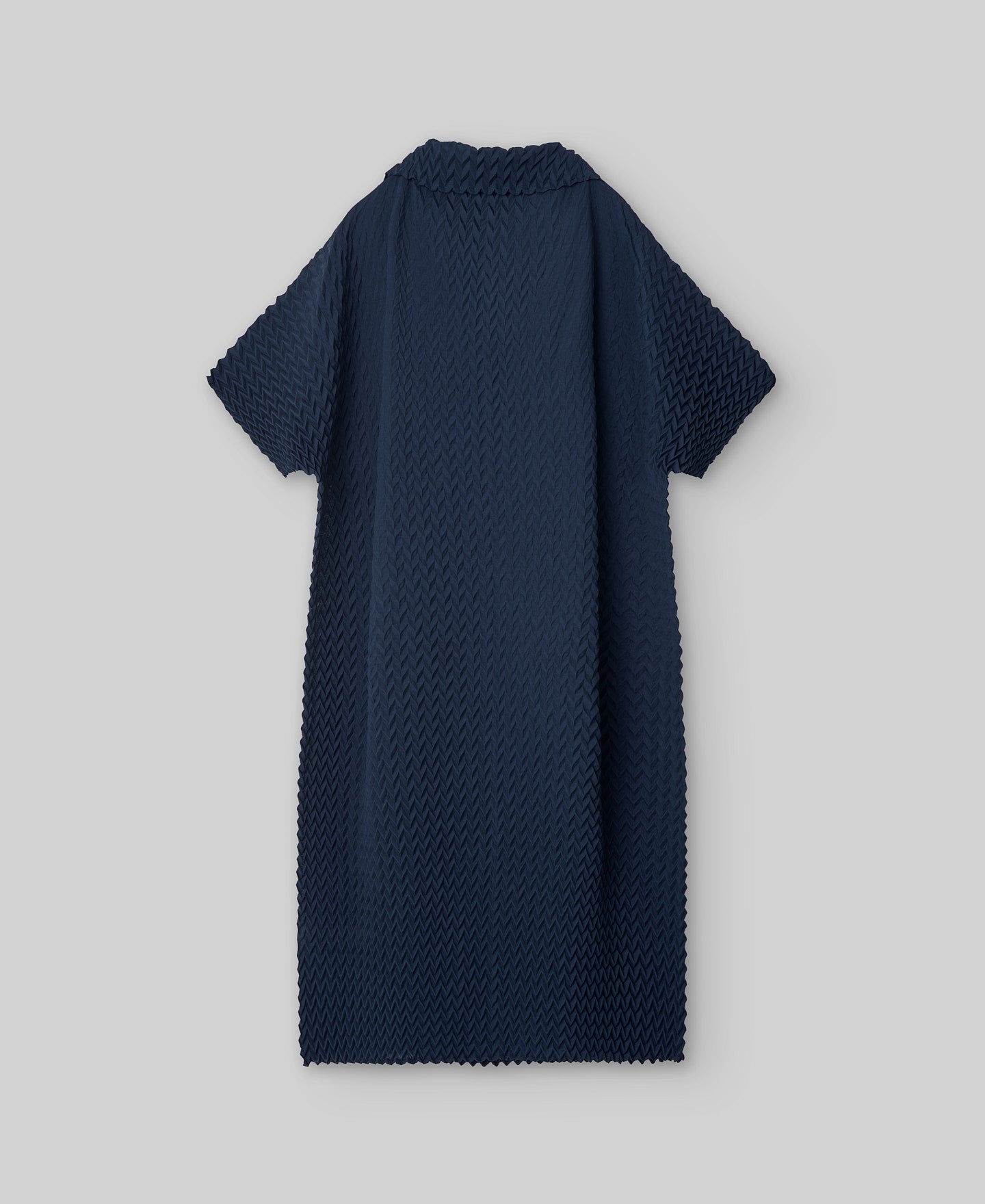 Navy blue zigzag crinkle dress woman in navy blue