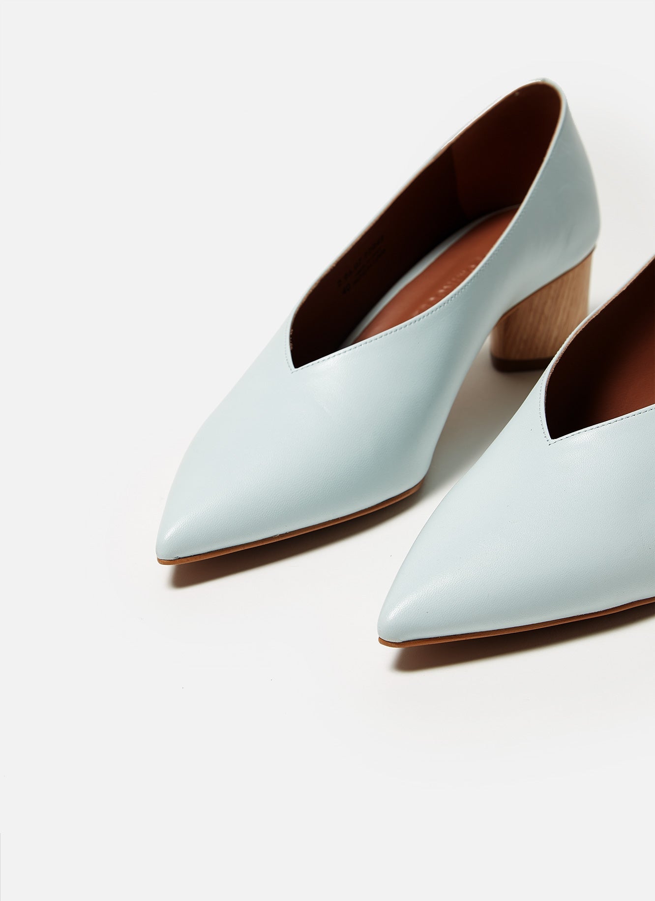 Blue Leather Heeled Shoes With V-Vamp