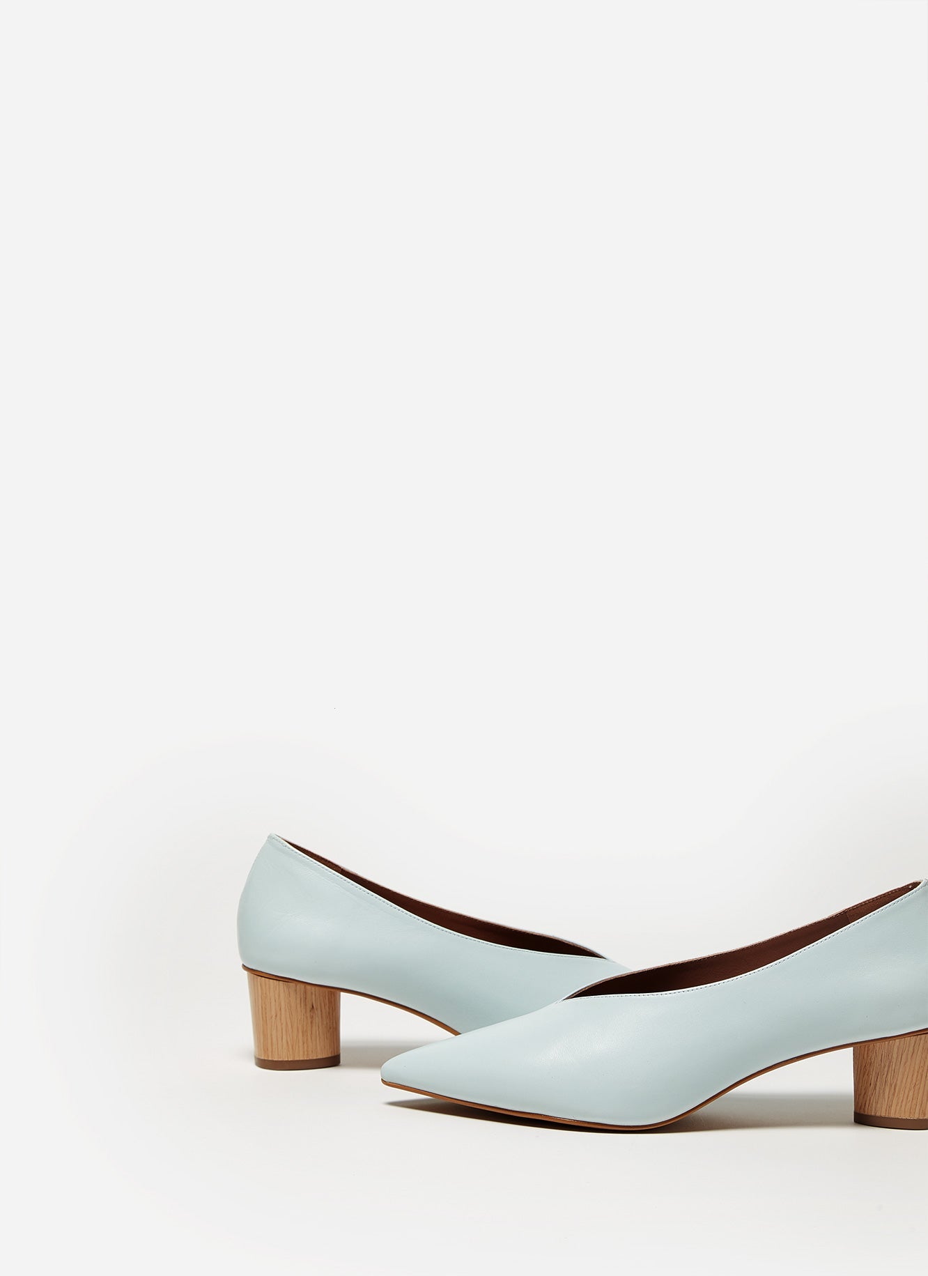 Blue Leather Heeled Shoes With V-Vamp