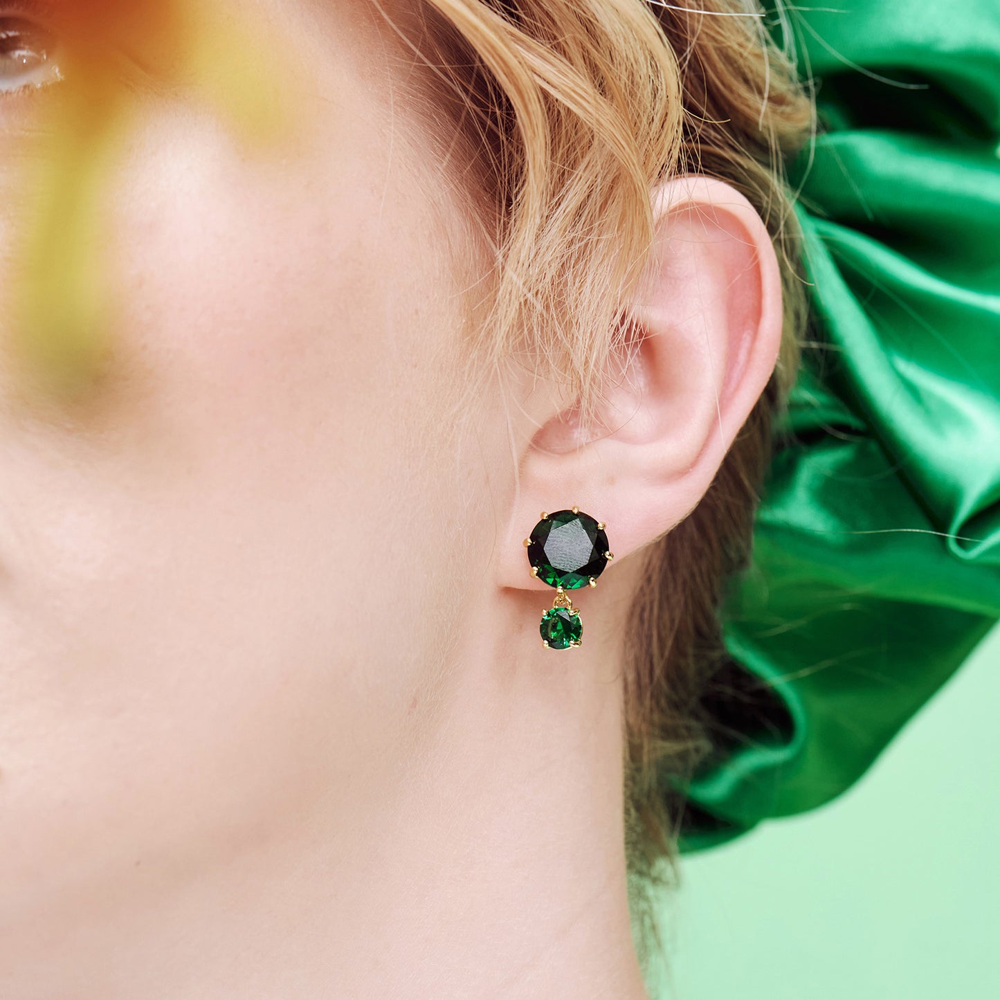 Emerald Green Round Stones Diamantine Earrings | AOLD1261