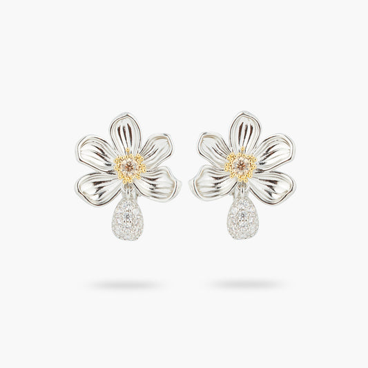 Daisy And White Crystal Studded Petal Earrings | ASAM1031