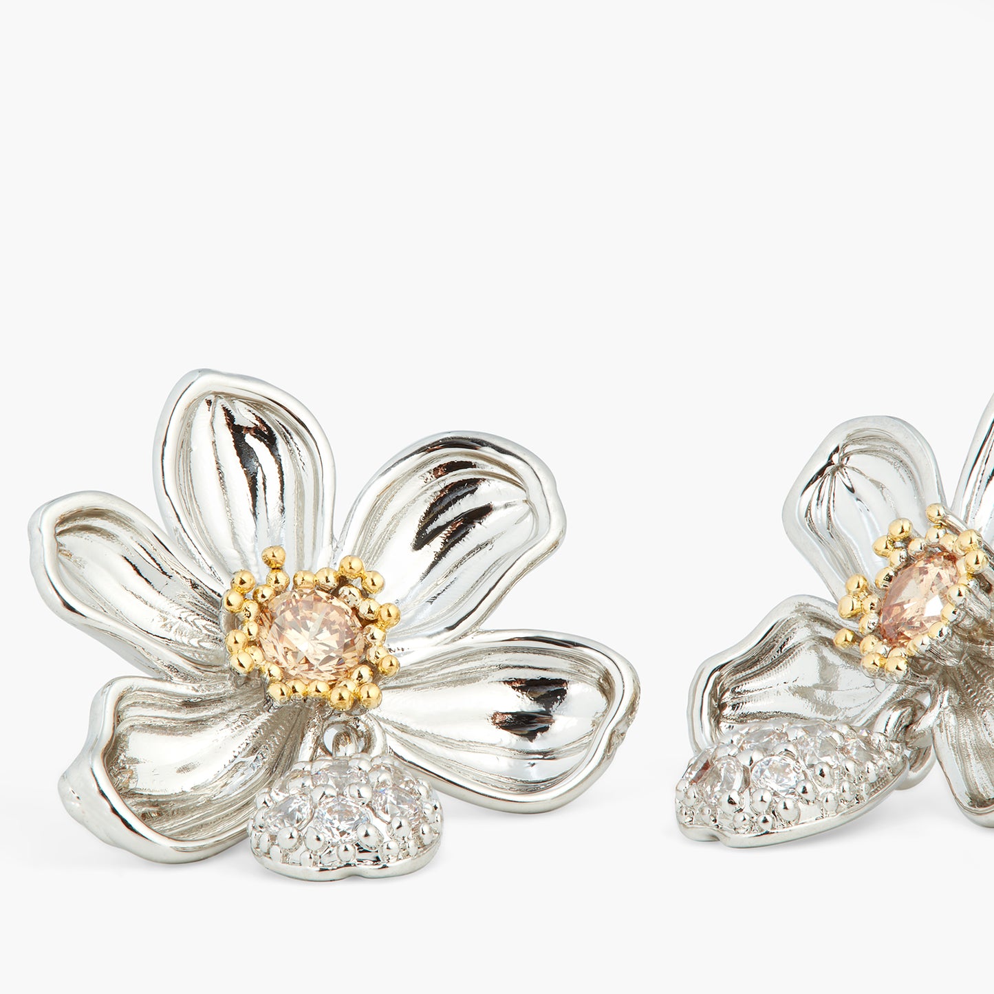 Daisy And White Crystal Studded Petal Earrings | ASAM1031