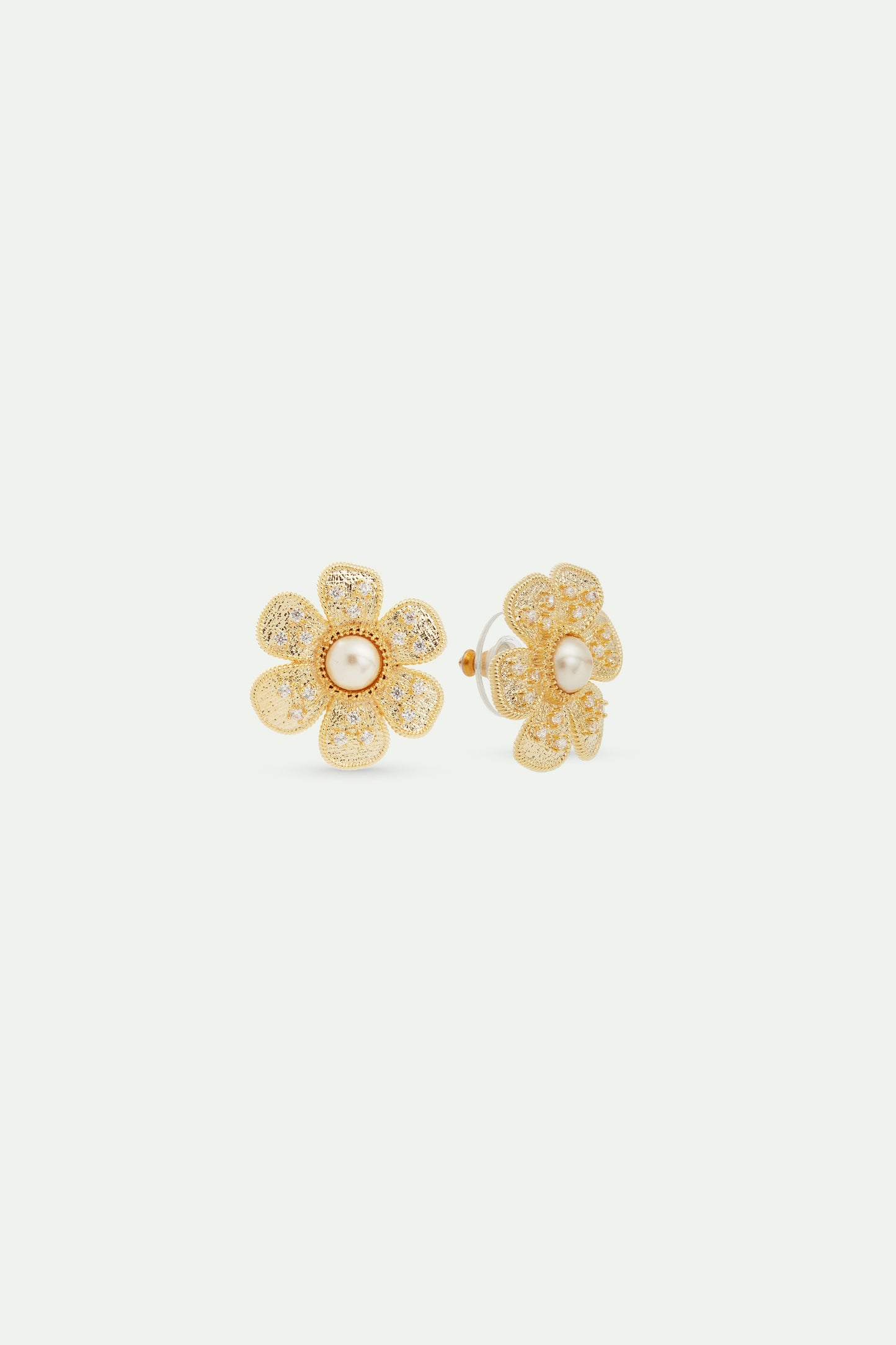 Sleeper Earrings Composed Of A Gold-Plated Brass Flower  | AVTH1011