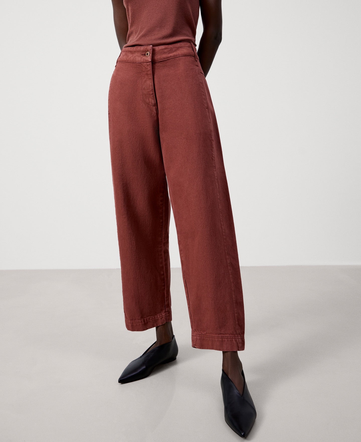 Women Jeans | Brown Organic Cotton Carrot Jeans by Spanish designer Adolfo Dominguez